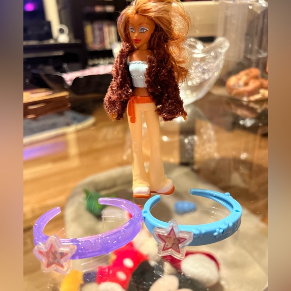 McDonalds 2004 My Scene Doll and Bracelets Happy Meal Toy - Picture 1 of 5